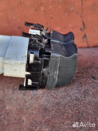 Блок управления стеклоподъемниками Рено Клио 3