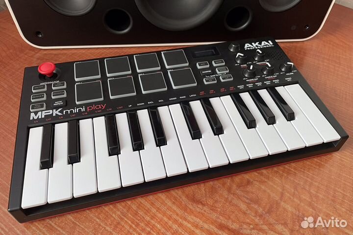 USB midi Клавиатура Akai MPK Mini Play 2