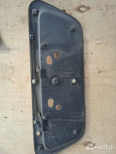 Накладка крышки багажника Mitsubishi Lancer 9 4G18