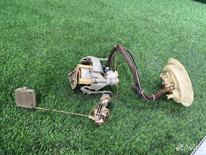 Топливный насос Bmw 7 E66 N62B44 2002