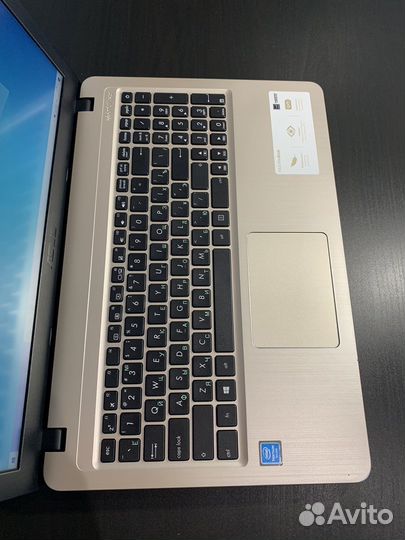 Asus 2020г./4 ядра/SSD Kingston 240/акб до 6-7ч