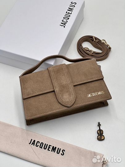 Стильная сумка jacquemus