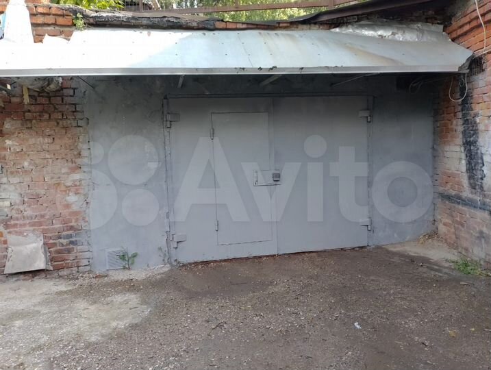 Гараж, > 30 м²