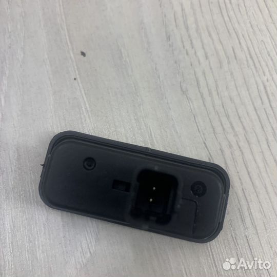 Кнопка багажника Renault scenic 2