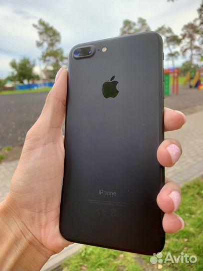 Телефон iPhone 7 plus 128 gb идеал