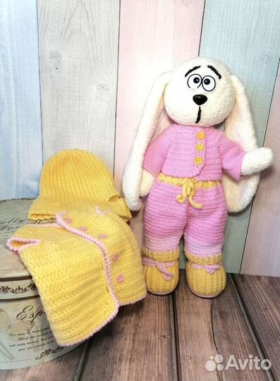 Вязаный Заяц ручной работы