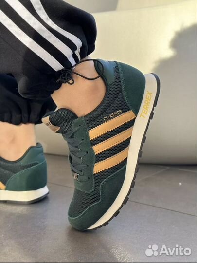 Кроссовки adidas