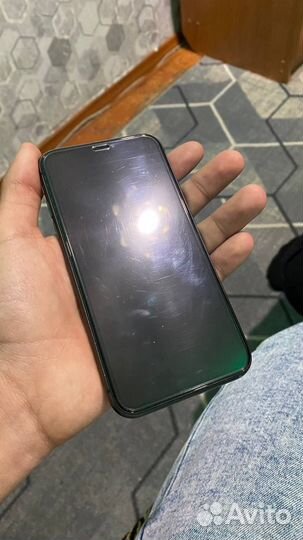 Телефон iPhone 11
