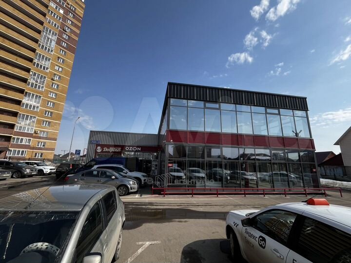 Торговое помещение с парковкой