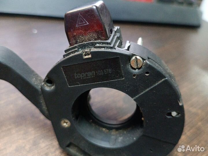 Переключатель поворотов с кнопкой аварийной сигнал