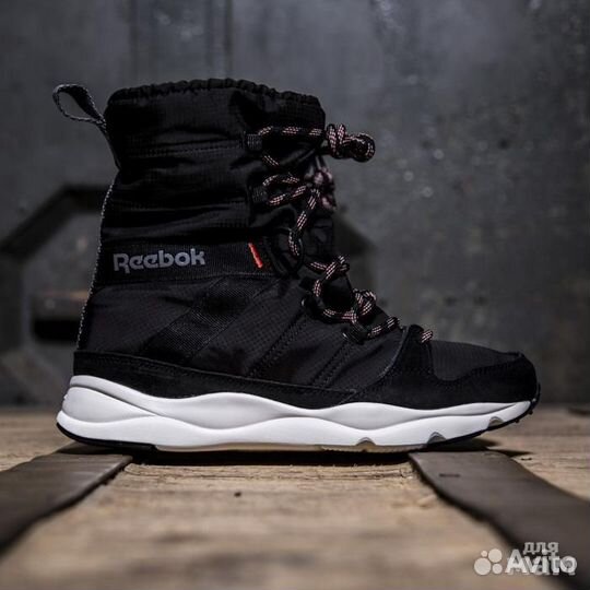 Женские зимние ботинки дутики Reebok Winter Boot