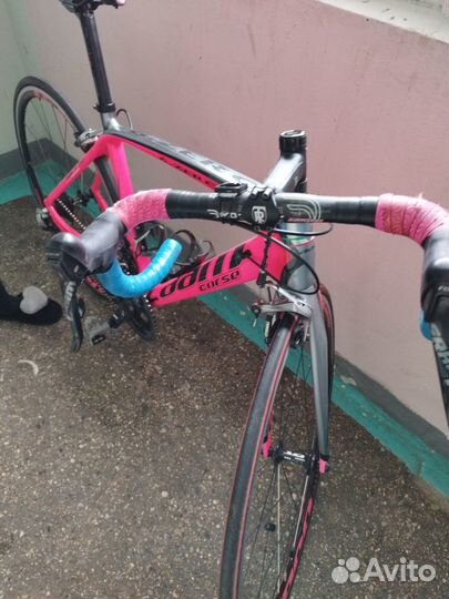 Профессиональный шоссейный велосипед