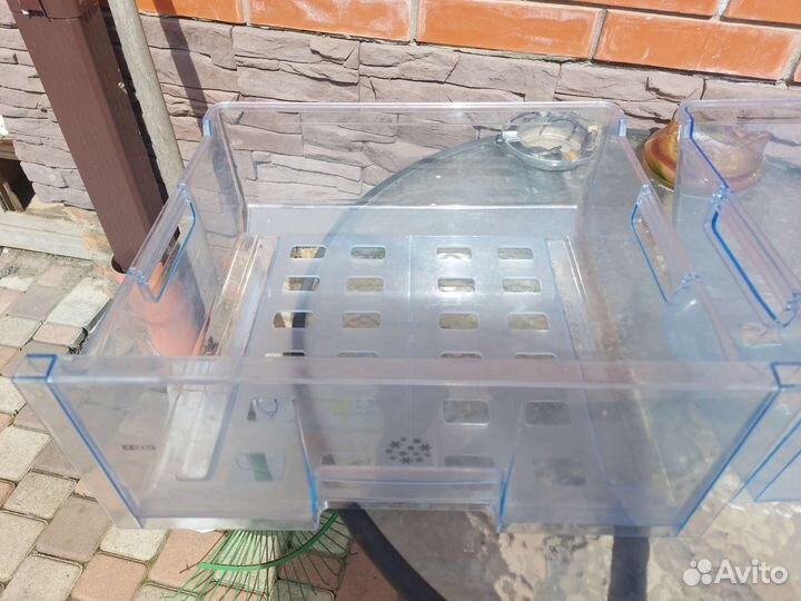 Полка и ящики от холодильника Electrolux