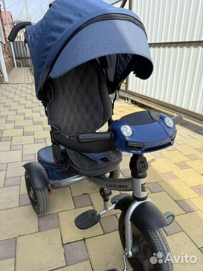 Детский трехколесный велосипед с ручкой Luxury