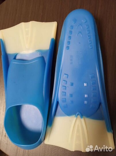 Ласты с закрытой пяткой