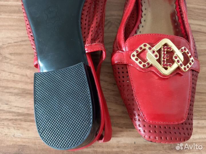 Босоножки новые 36 р с закрытым квадратным носом