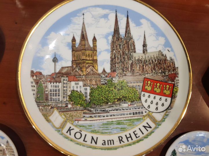 Настенная тарелка