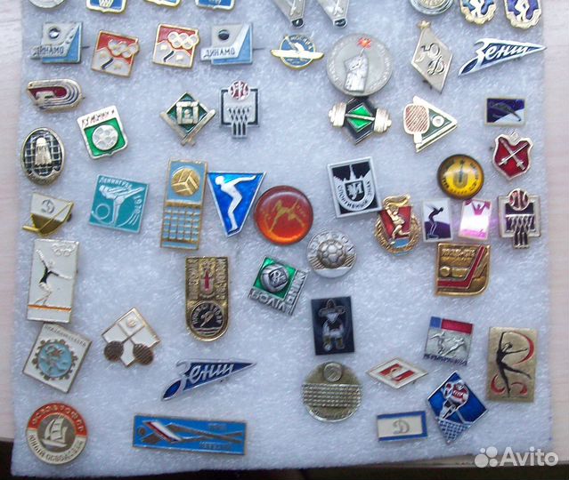 Продам значки гто, разрядники и мелкие спорт
