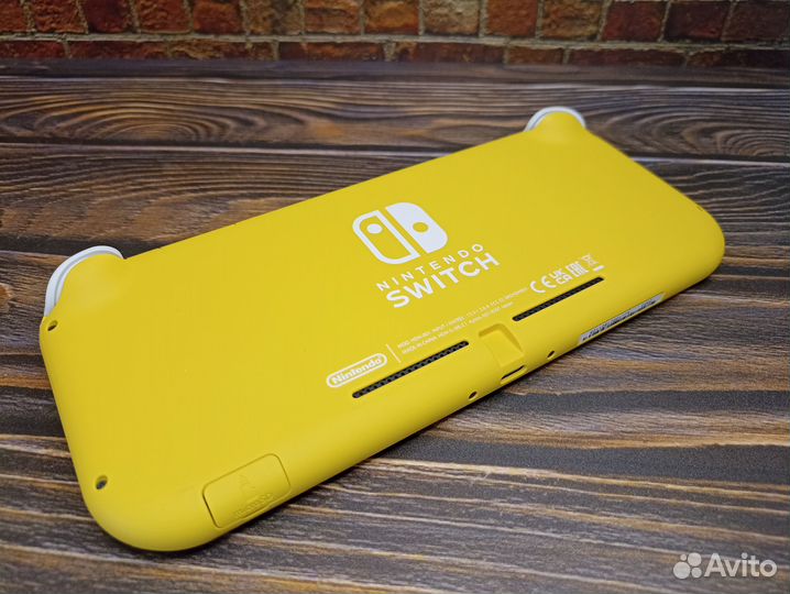 Nintendo Switch Lite Новая Жёлтая