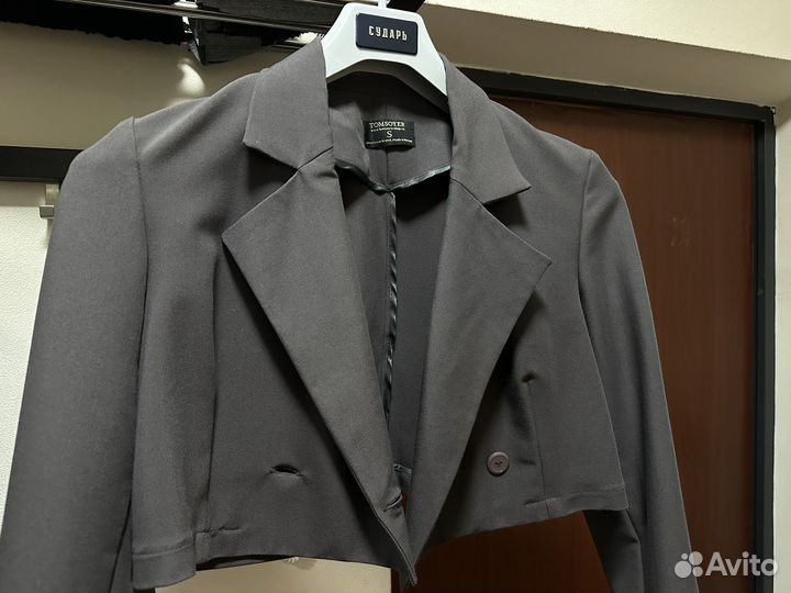 Укороченный пиджак жакет