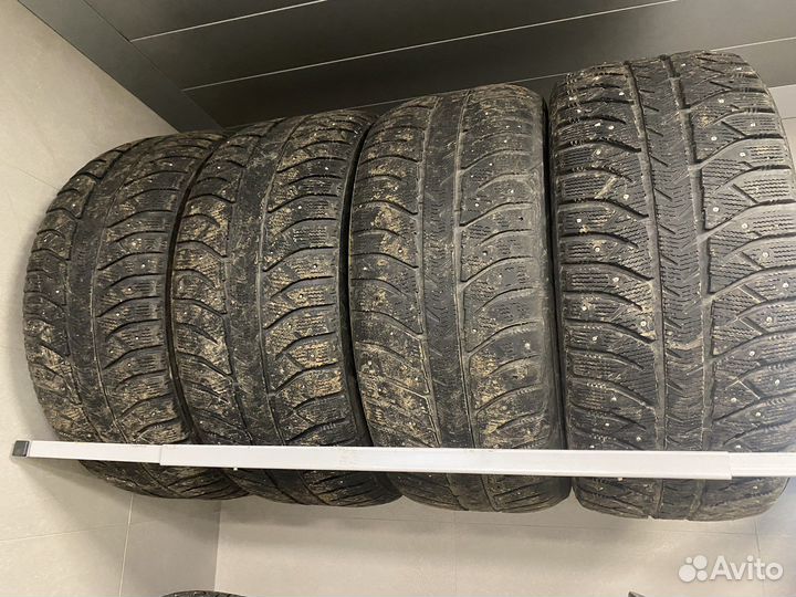 Bridgestone Ice Cruiser 7000 275/40 R20 106T
