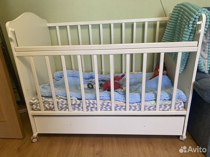 Детская кроватка