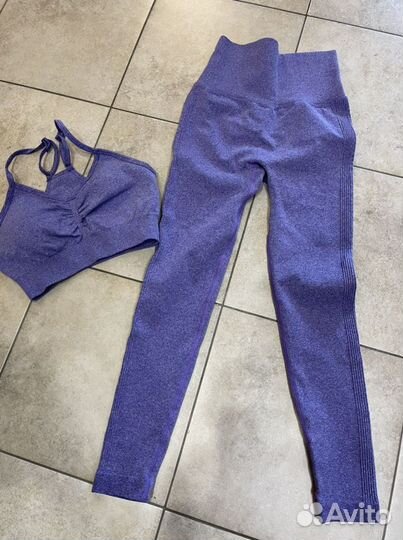 Женский бесшовный костюм для спортзала