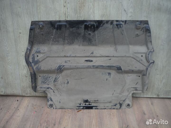 Защита двигателя Volkswagen Tiguan 1 2011