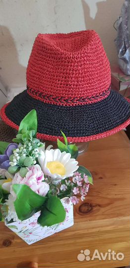 Шляпа женская соломенная из рафии
