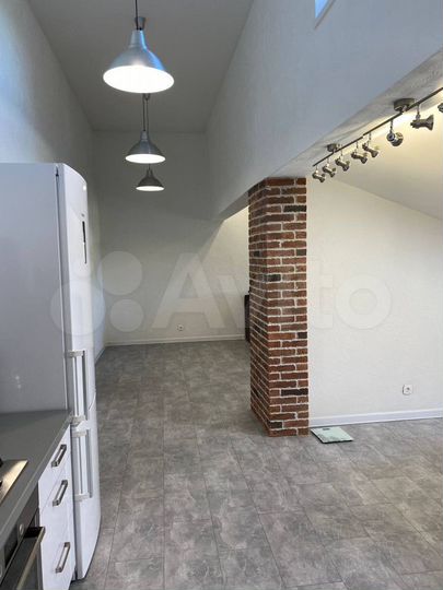 3-к. квартира, 93 м², 3/3 эт.