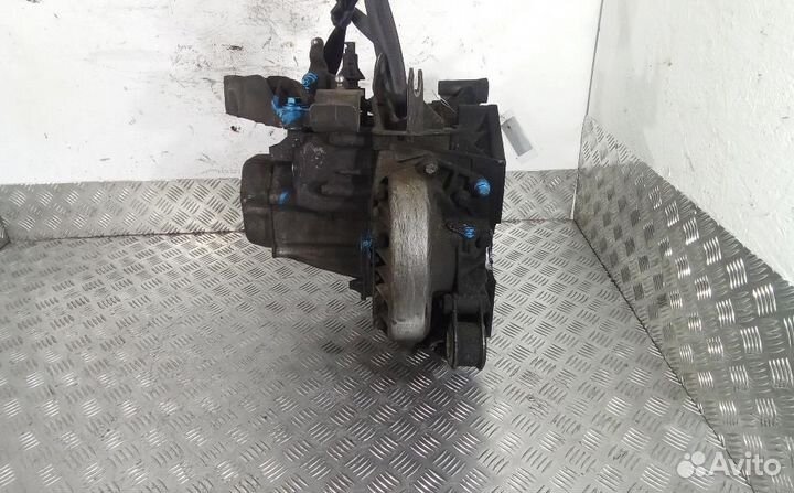 МКПП (механическая коробка переключения передач) F