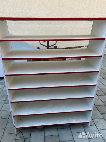 Торговое оборудование, прилавки, полки