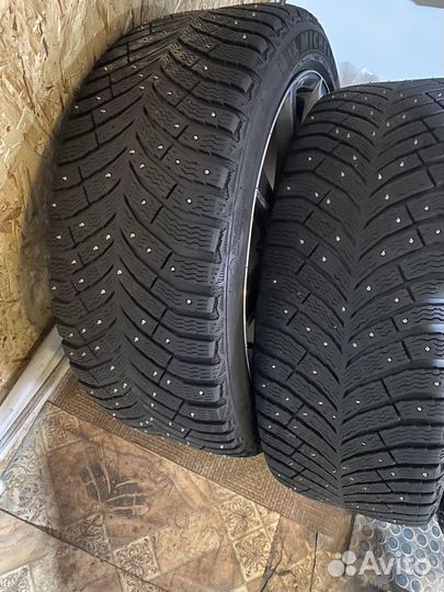 Michelin X-Ice North 4 245/40 R19