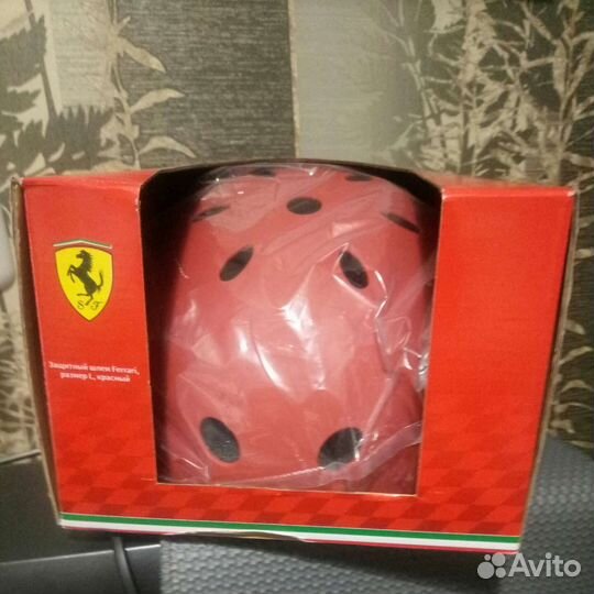 Велошлём Ferrari.Новый. 56-60см