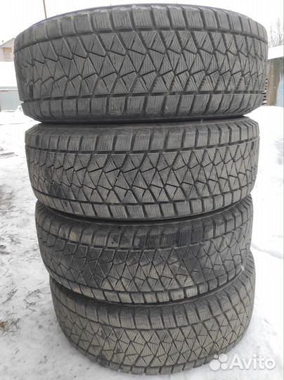 Bridgestone Blizzak DM-V2 225/65 R17 102S