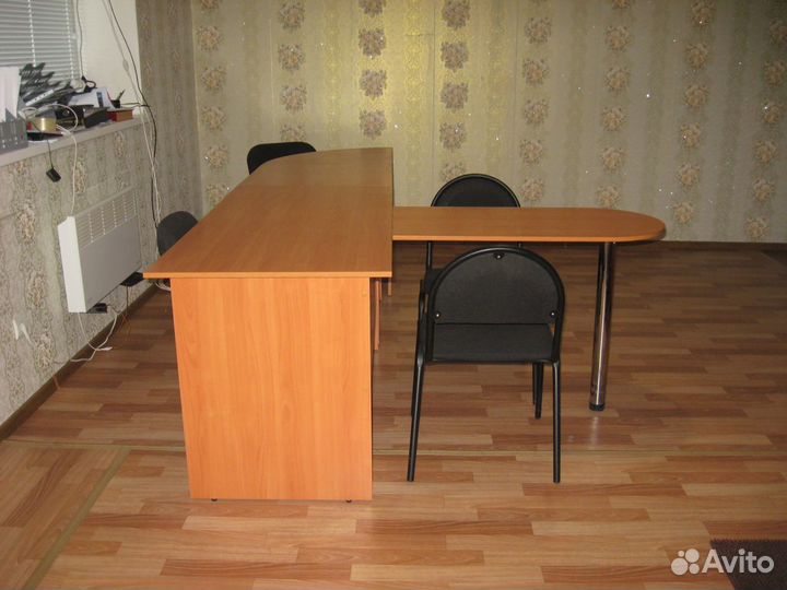 Стол конференция