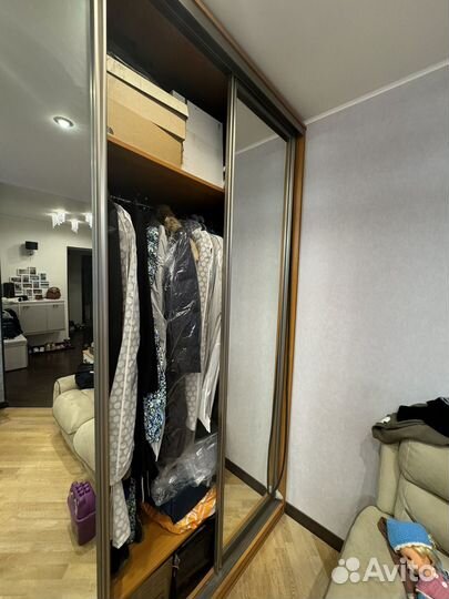 Продаю шкаф купе бу зеркальный
