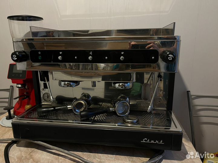 Профессиональная кофемашина и кофемолка