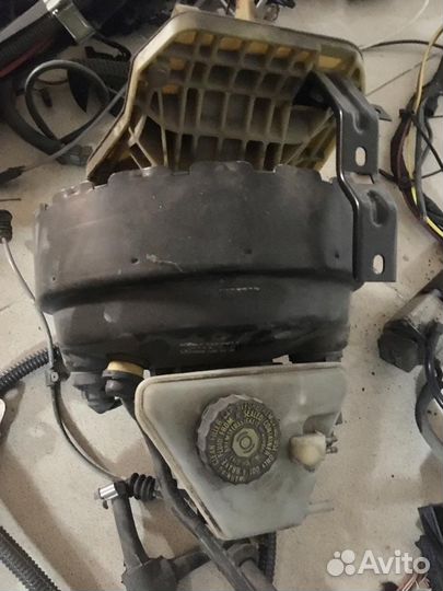 Вакуумный усилитель тормозов Mercedes-Benz w140