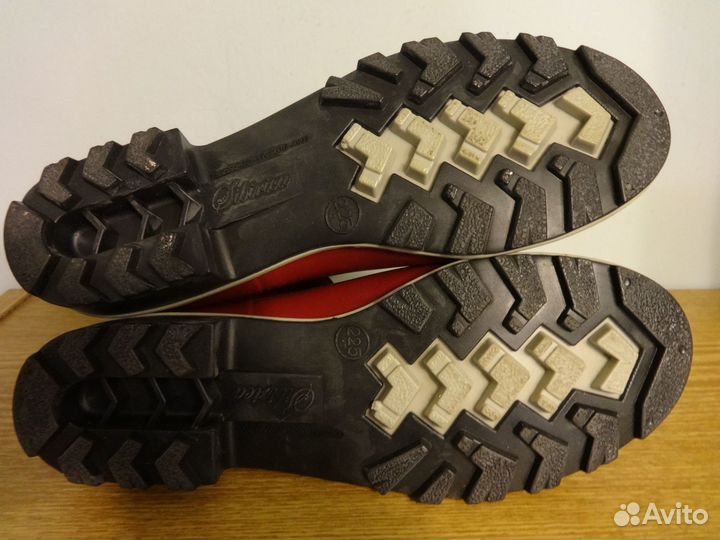 Женские резиновые сапожки