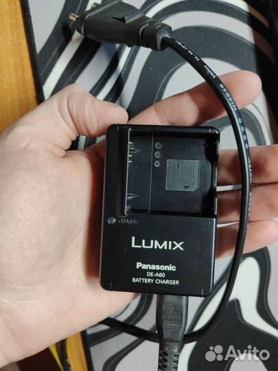 Зарядка Panasonic DE-A60