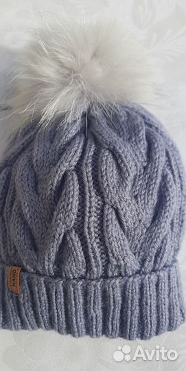 Шапка с натуральным помпоном