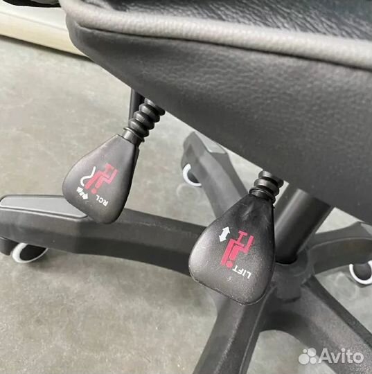 Геймерское кресло / Компьютерное кресло / 2023