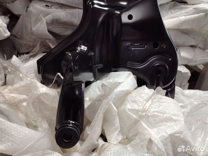 Передний подрамник Hyundai Getz