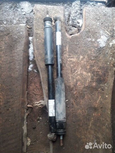 Задние амортизаторы Хонда Сивик 5д