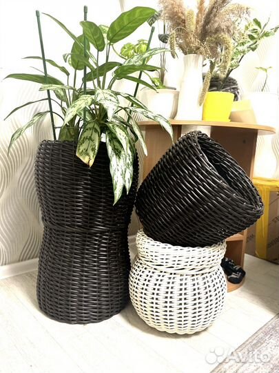Кашпо из искусственного ротанга