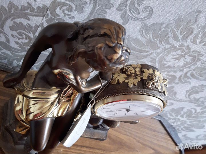 Каминные часы,статуэтка