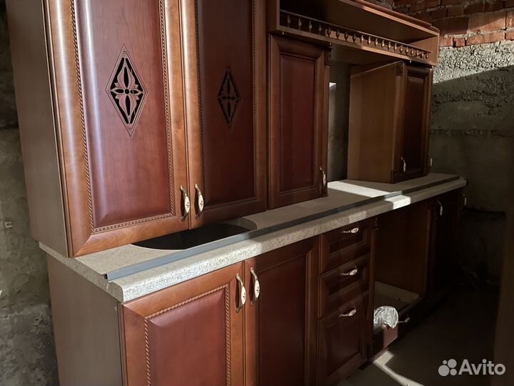Продам кухонные гарнитуры новые