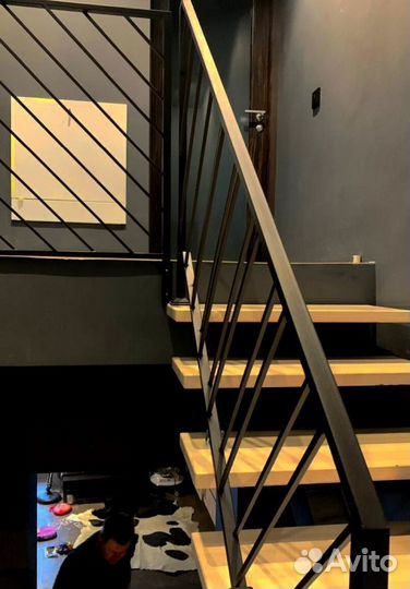 Лестничные перила кованные с монтажем