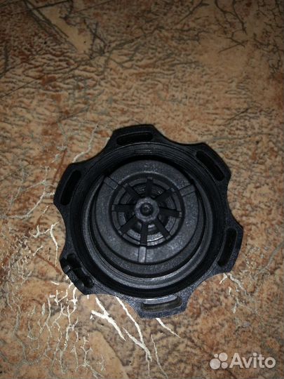 Крышка на расшерительный бочек авто
